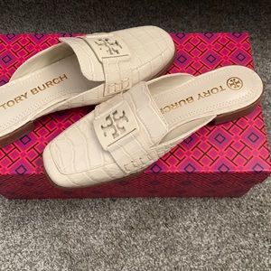 Tory burch womens shoe.